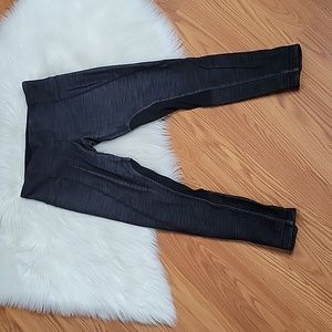 Lululemon athletica cropped leggings 6